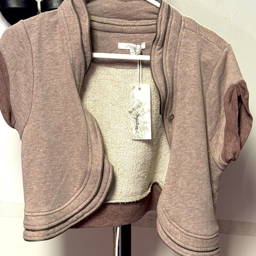Mystree women’s vest size Large nwt